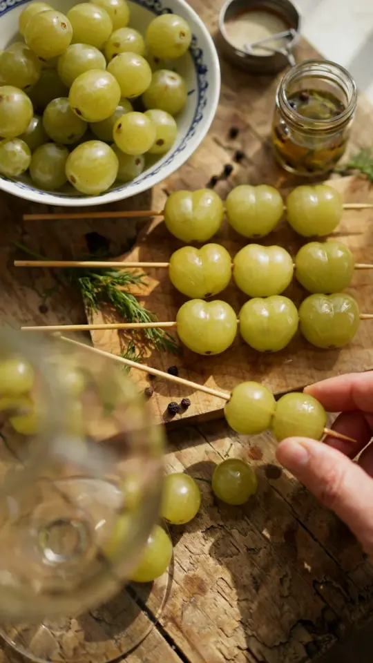 Pickled Thompson Seedless Grapes on Fruit Skewers β Sweet-Tangy Snack